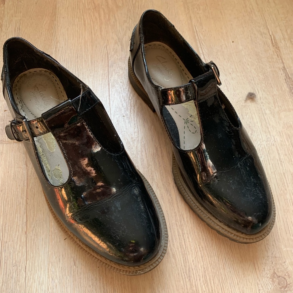 Clarks patent leather t-strap flats 7